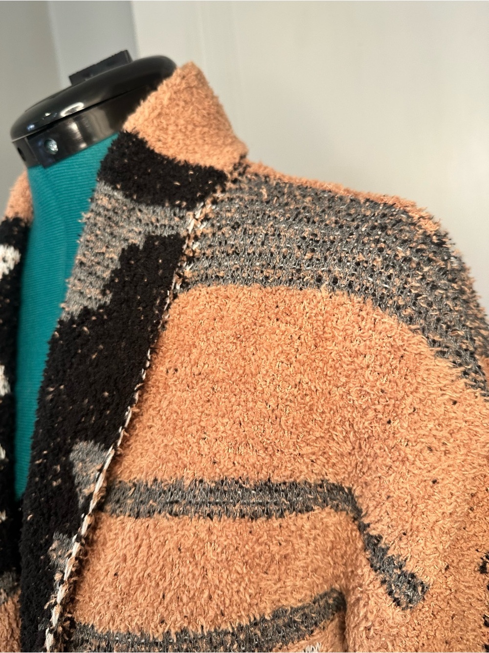 Davi & Dani Womens S Brown Aztec Print Cardigan Sweater - Picture 4 of 13